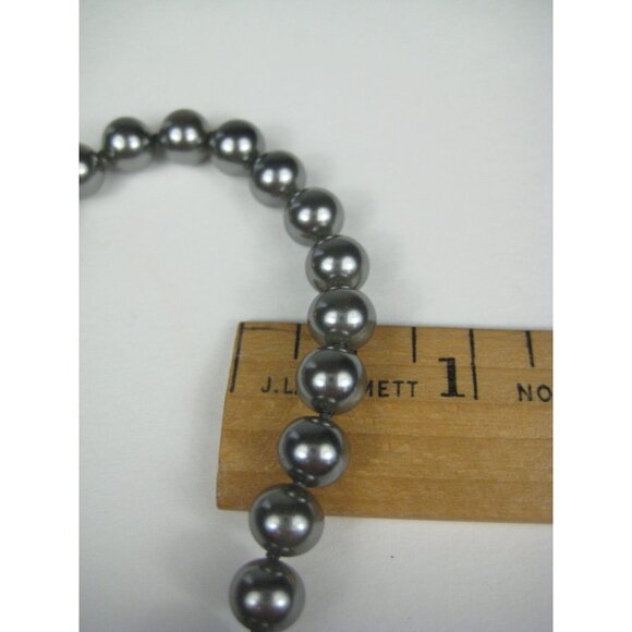 Vintage Imitation Gray Pearl Beaded Bracelet Brasstone Clasp - Picture 2 of 7